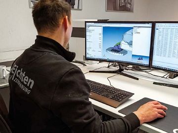 Bild (Eichten Werkzeugmaschinen GmbH) Planung am Rechner