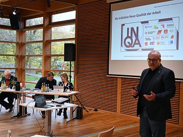 Foto (Eifel Tourismus GmbH): Stephan Kohler, Eifel Tourismus GmbH, stellte den INQA-Prozess innerhalb der ET vor. 